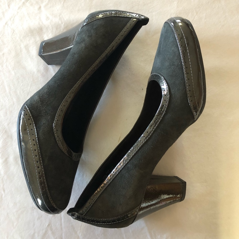 Clark’s Comfort Career Pump Heel Dressy Suede 9.5